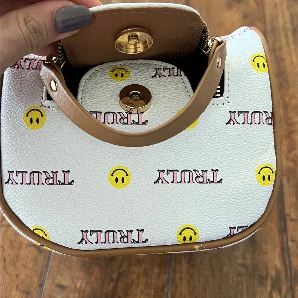 Truly White Smiley Face Travel Bag